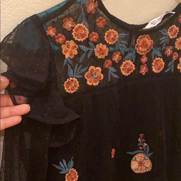 Zara Embroidered Top - Picture 3 of 3
